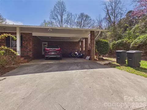 Exterior - 119 Creekside Dr, Morganton, NC 28655 photo 5 of 11