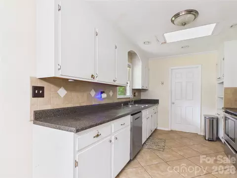 Kitchen - 119 Creekside Dr, Morganton, NC 28655 photo 1 of 5