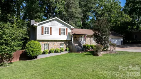 14214 Honeysuckle Ridge Dr, Matthews, NC 28105