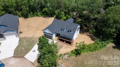 47 Tennyson Dr, Taylorsville, NC 28681