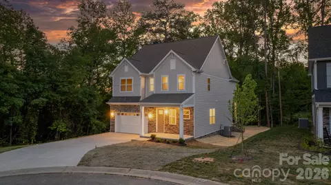 3883 12th Ne St NE, Hickory, NC 28601