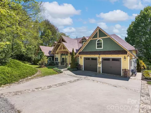 350 Snow Flake Ln, Maggie Valley, NC 28751