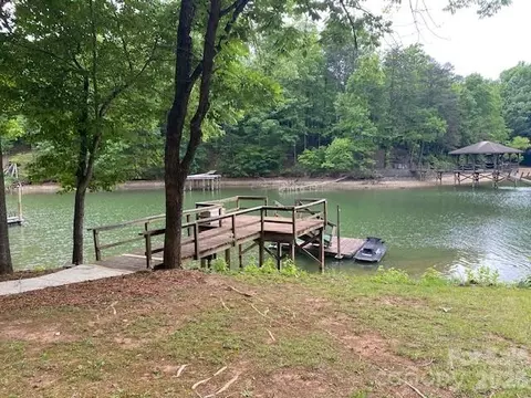 536 Oak Tree Rd, Mooresville, NC 28117
