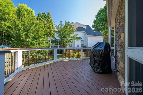 Exterior - 20131 Tailwind Ln, Cornelius, NC 28031 photo 11 of 15