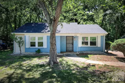 609 Fawnbrook Ln, Charlotte, NC 28217