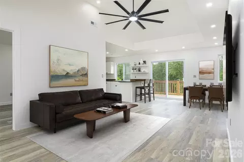 286 Berkeley Rd, Hendersonville, NC 28792