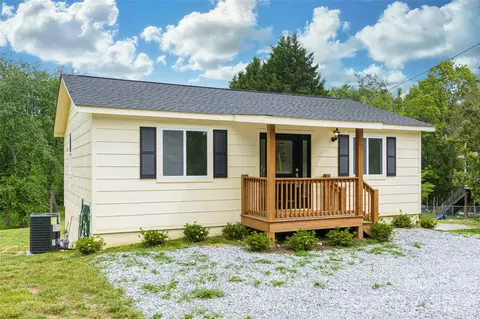 286 Berkeley Rd, Hendersonville, NC 28792