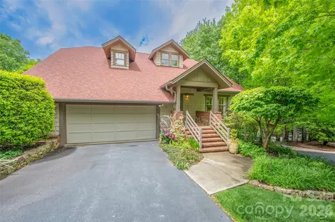 4 Lacoste Dr, Hendersonville, NC 28739