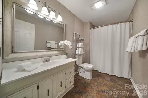 Bath - 26037 Windjammer Dr, Tega Cay, SC 29708 photo 3 of 3