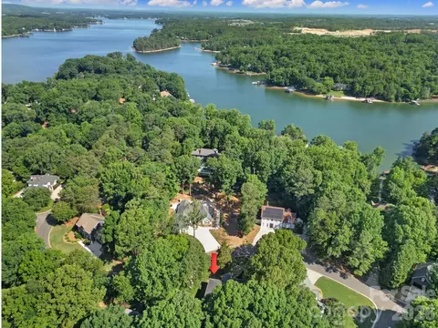 View/Area - 26037 Windjammer Dr, Tega Cay, SC 29708 photo 3 of 5