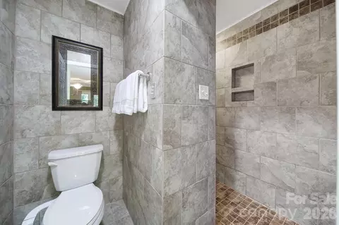 Bath - 26037 Windjammer Dr, Tega Cay, SC 29708 photo 2 of 3