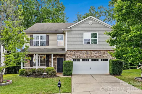 8724 Gray Willow Rd, Charlotte, NC 28227