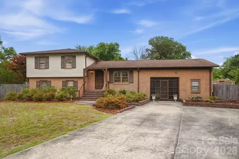 12006 Swanee Ln, Charlotte, NC 28273