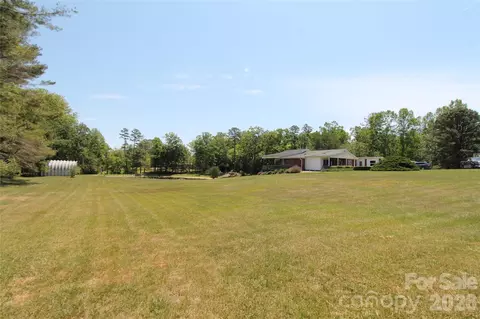 231 Allen Rd, East Flat Rock, NC 28726