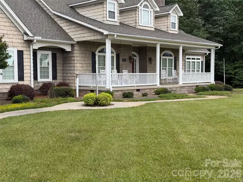 8939 New Hope Rd, Denton, NC 27239