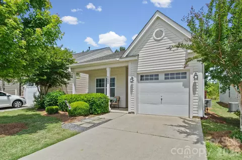5057 Newport Lakes Dr, Rock Hill, SC 29732