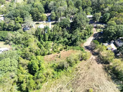 99999 Duckett Rd, Candler, NC 28715