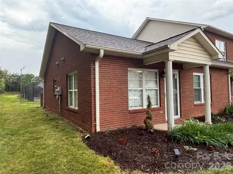 102 Brandywine Ne M1 Dr NE #M1, Conover, NC 28613