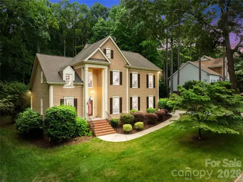 121 Morrows Ridge Ln, Mooresville, NC 28117
