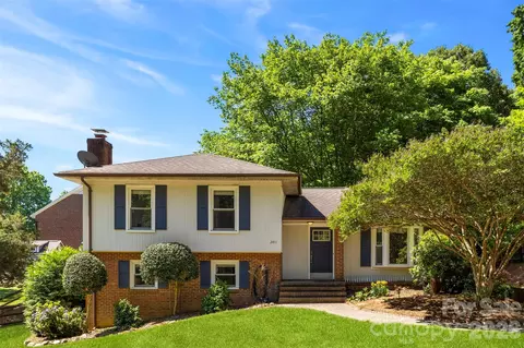 2411 Roundabout Ln, Charlotte, NC 28210