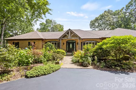163 Old Poplar Ln, Flat Rock, NC 28731