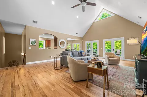 Living - 38 Beaus Valley Dr, Roaring Gap, NC 28668 photo 2 of 4