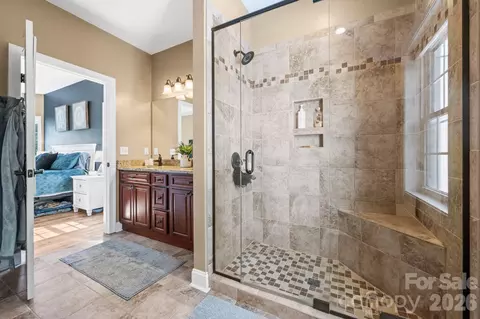 Bath - 38 Beaus Valley Dr, Roaring Gap, NC 28668 photo 2 of 4