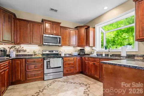 Kitchen - 38 Beaus Valley Dr, Roaring Gap, NC 28668 photo 2 of 2