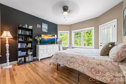 Bedroom - 38 Beaus Valley Dr, Roaring Gap, NC 28668 photo 2 of 5