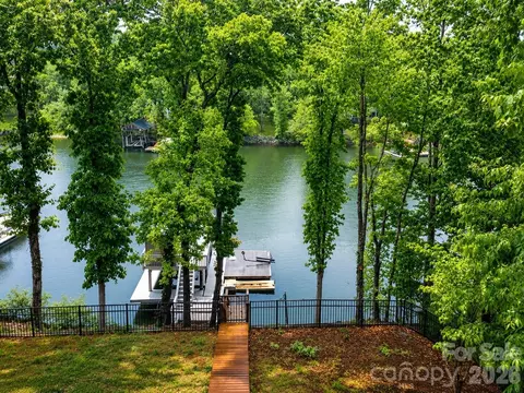 16121 Tana Tea Cir, Tega Cay, SC 29708
