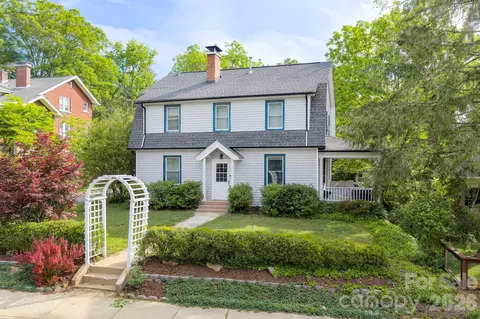 84 Forest Hill Dr, Asheville, NC 28803
