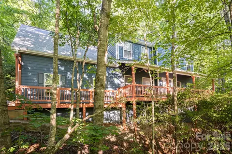 7 Timber Park Dr, Black Mountain, NC 28711