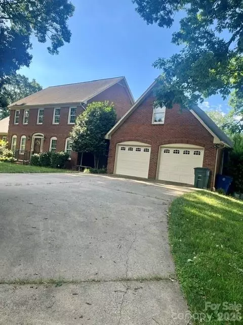 411 8th Sw St SW, Conover, NC 28613 photo 2