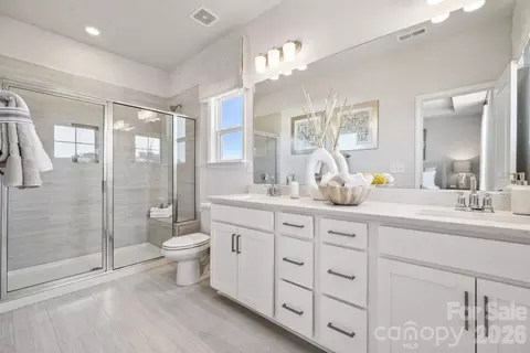 1820 Alexander Village Main Dr, Charlotte, NC 28262