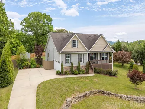 132 Beck Creek Cir, Flat Rock, NC 28731