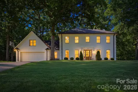 1015 Thistle Ct, Charlotte, NC 28211