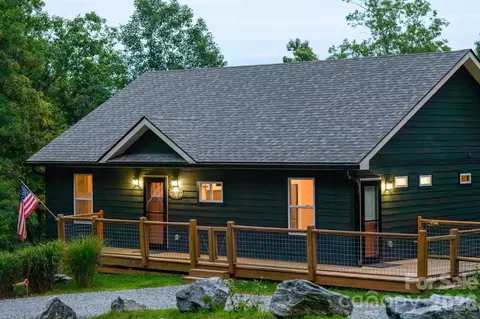 143 Eagles Ave, Lake Lure, NC 28746
