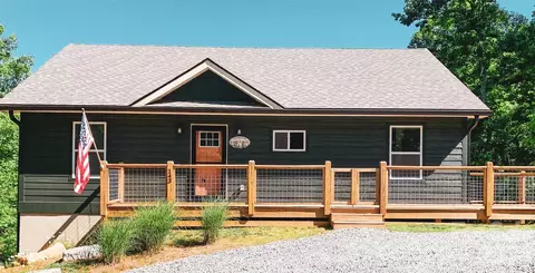 143 Eagles Ave, Lake Lure, NC 28746