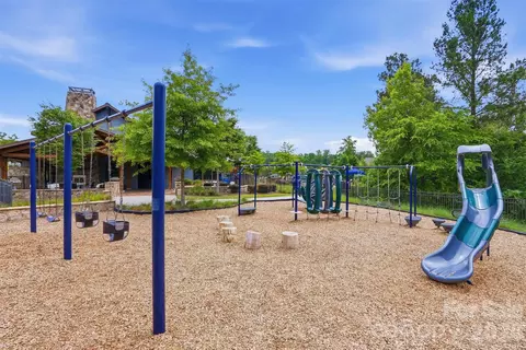 View/Area - 1210 Therns Ferry Dr, Fort Mill, SC 29708 photo 3 of 9