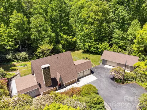 45 Echo Hills Dr, Fairview, NC 28730