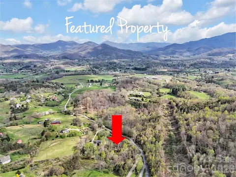 676 Cathey Cove Rd, Waynesville, NC 28786