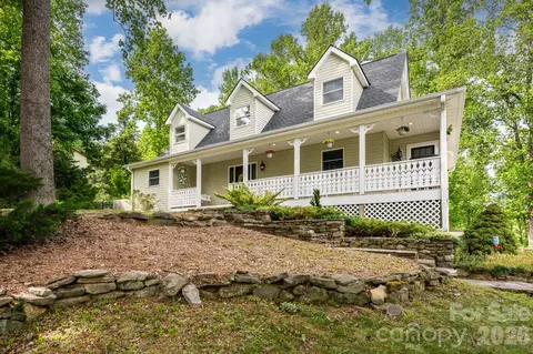 10 Terrapin Trl, Flat Rock, NC 28731