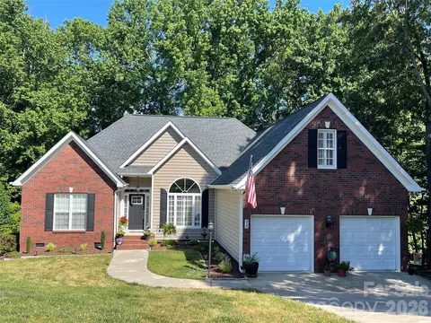 829 Savannah Place Dr, Fort Mill, SC 29715