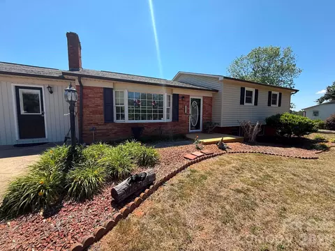 2121 Union Grove Rd, Lenoir, NC 28645