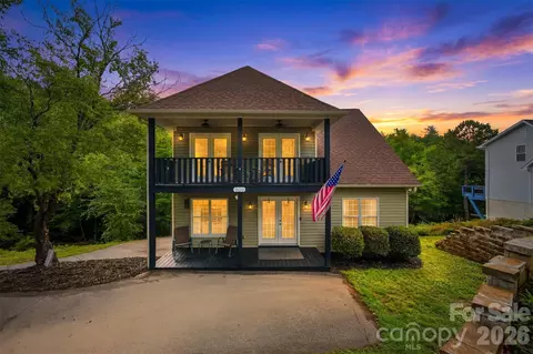 909 36th Nw Ave NW, Hickory, NC 28601