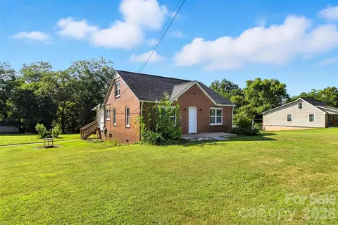 3544 6th Street Nw Dr NW, Hickory, NC 28601