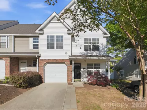 790 Rock Lake Gln, Fort Mill, SC 29715