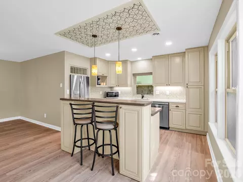 Kitchen - 44 Jervey 4c Rd #4C, Tryon, NC 28782 photo 1 of 4