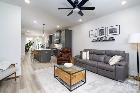 5018 Tiny Ln, Charlotte, NC 28203