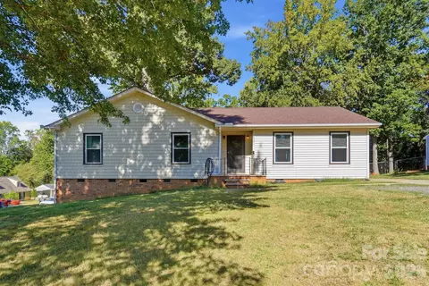 6301 Dwightware Blvd, Charlotte, NC 28227